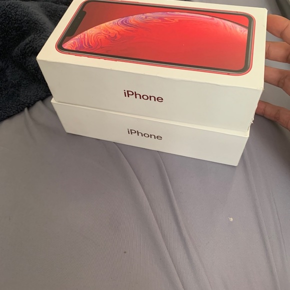 I phone xr & iphone Max - Picture 2 of 2
